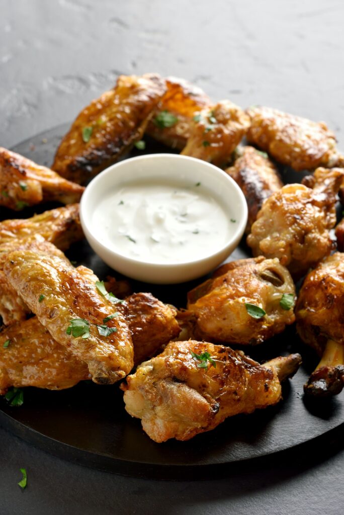 Baked chicken wings with sauce